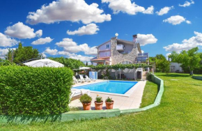 Room with pool 2371